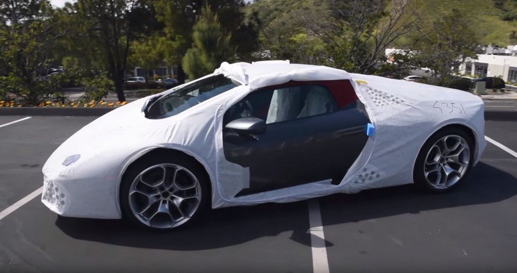 Lamborghini Huracan wrapped like a Christmas present