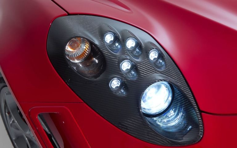 Alfa Romeo 4C headlights