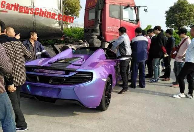 Purple McLaren 650S Spider Crash-China-3