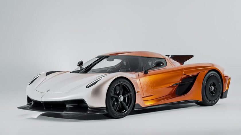 Koenigsegg Jesko Komet Looks Like A Burning Fireball The Supercar Blog