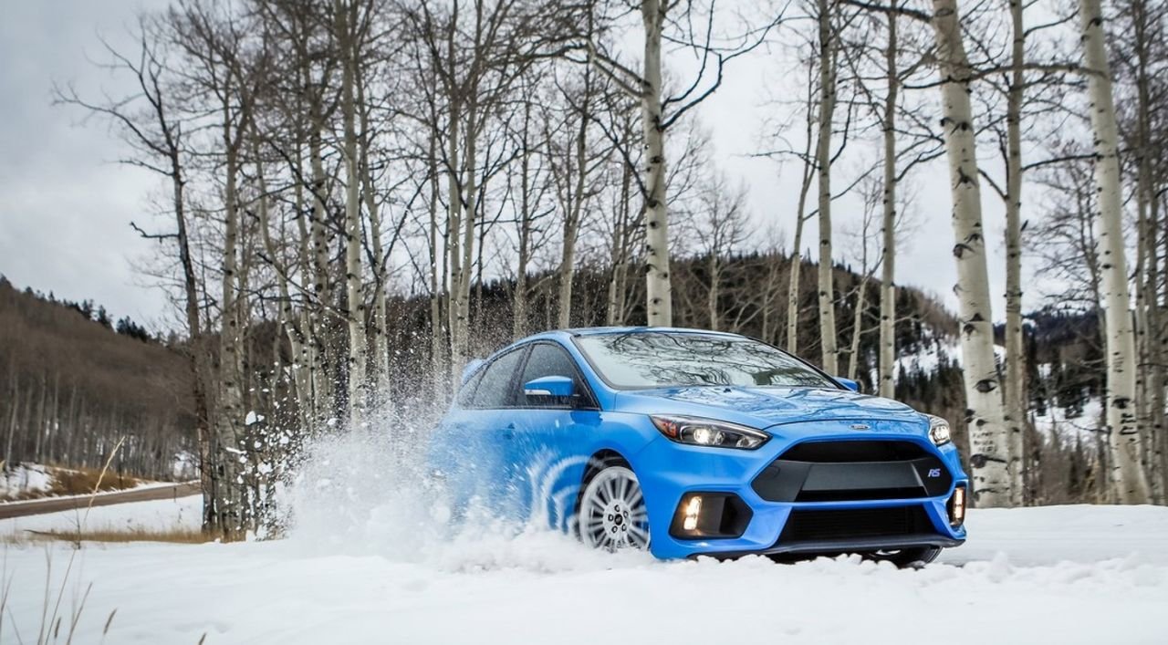 Ford-Focus-RS-winter-tires