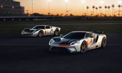 2021-ford-gt-heritage-edition-with-original-gt40-rear-close-up