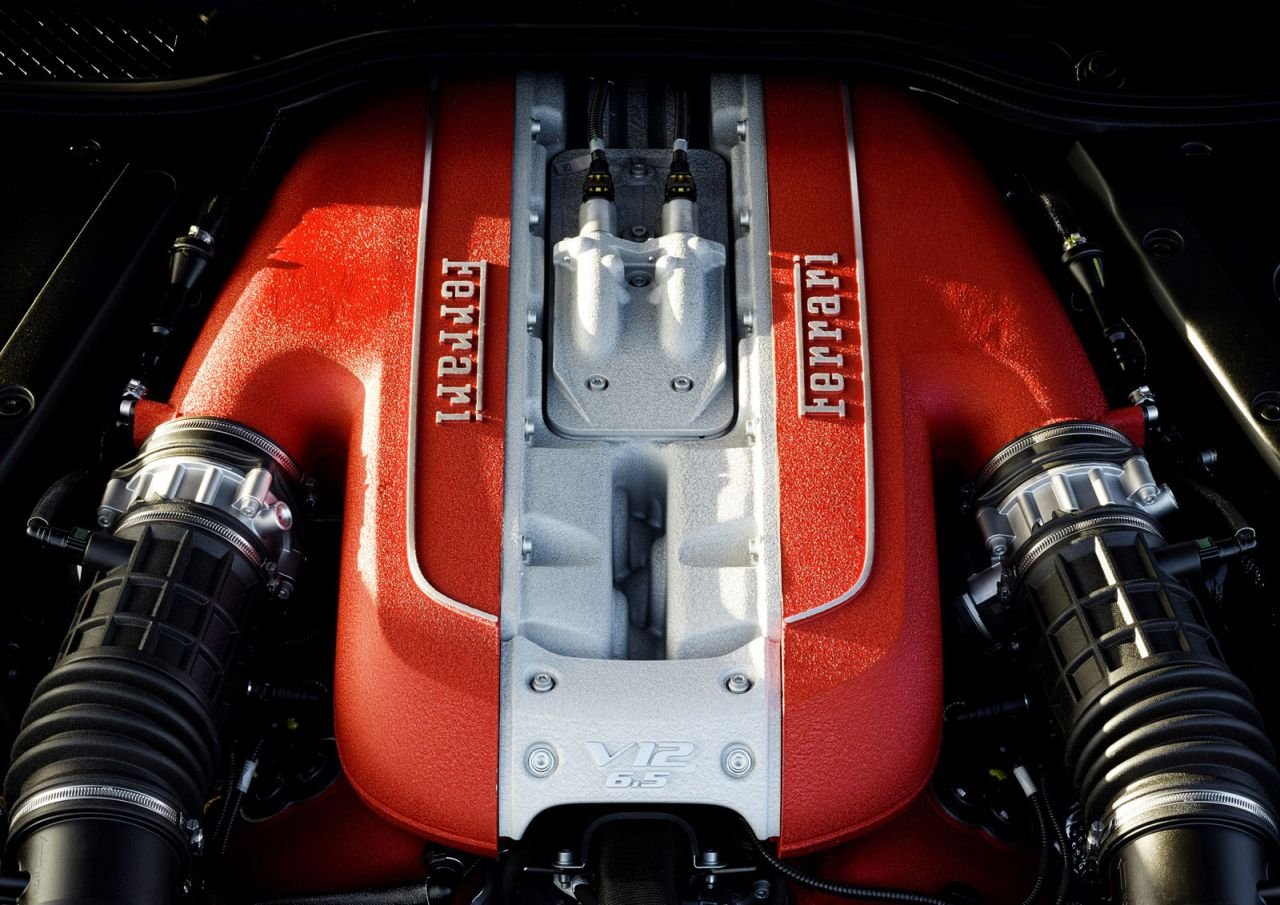 Ferrari-812-Superfast-V12-Engine-1
