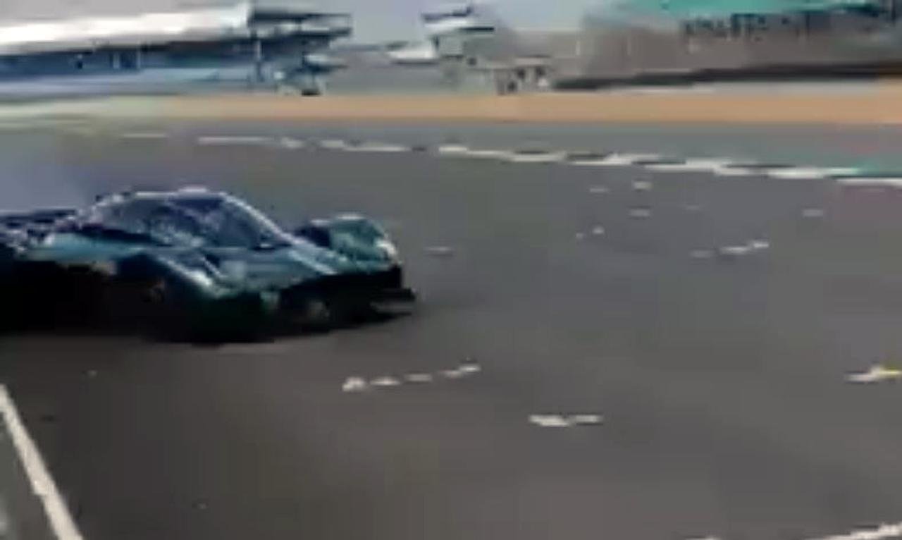 Aston Martin Valkyrie-crash-Silverstone