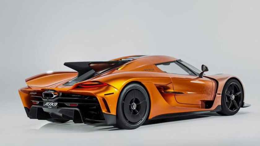 Koenigsegg Jesko Komet looks like a burning fireball - The Supercar Blog