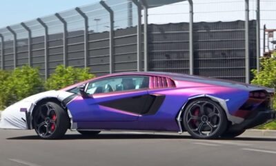 Lamborghini Countach-Pearlescent colour