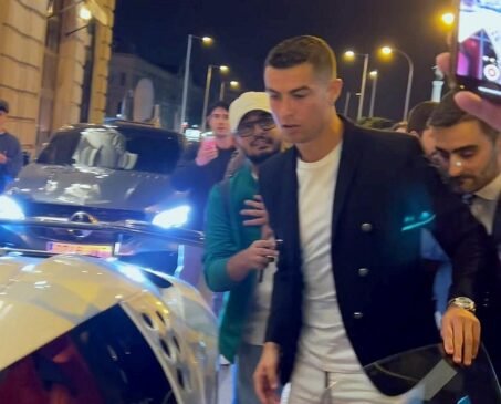 Cristiano Ronaldo spotted in his $9 million Bugatti Centodieci - The ...