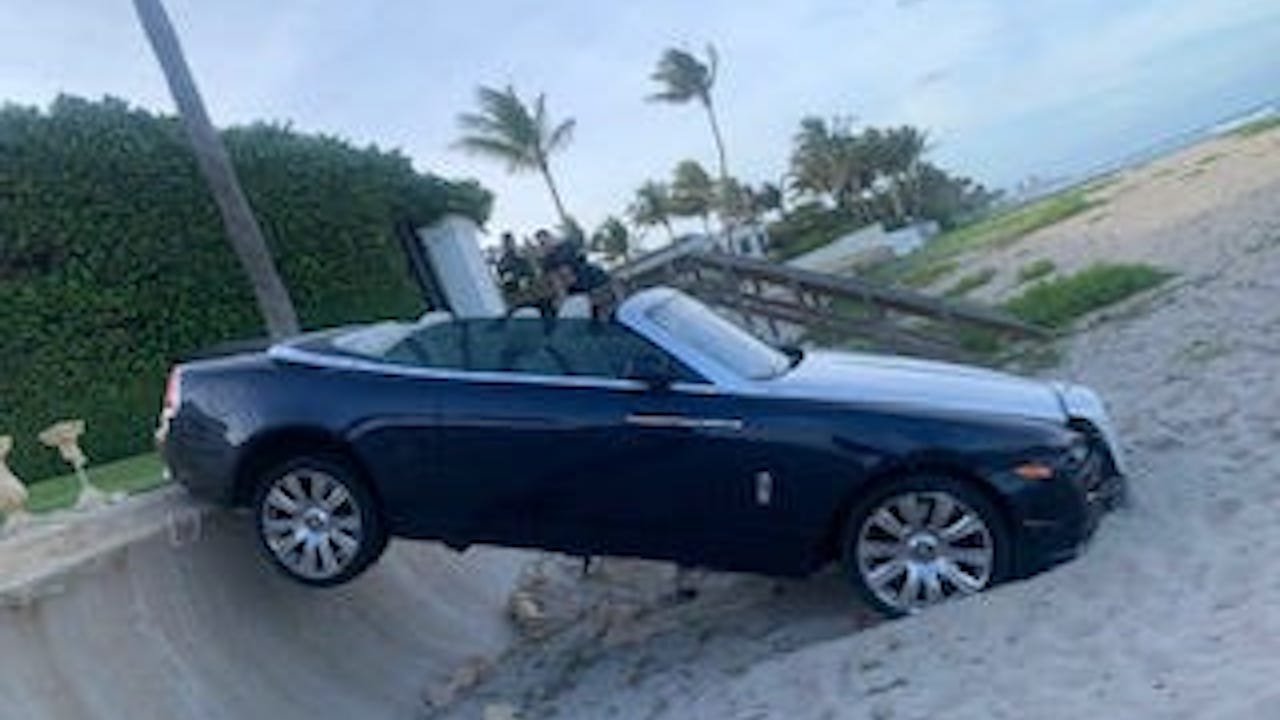 Rolls-Royce Dawn crash