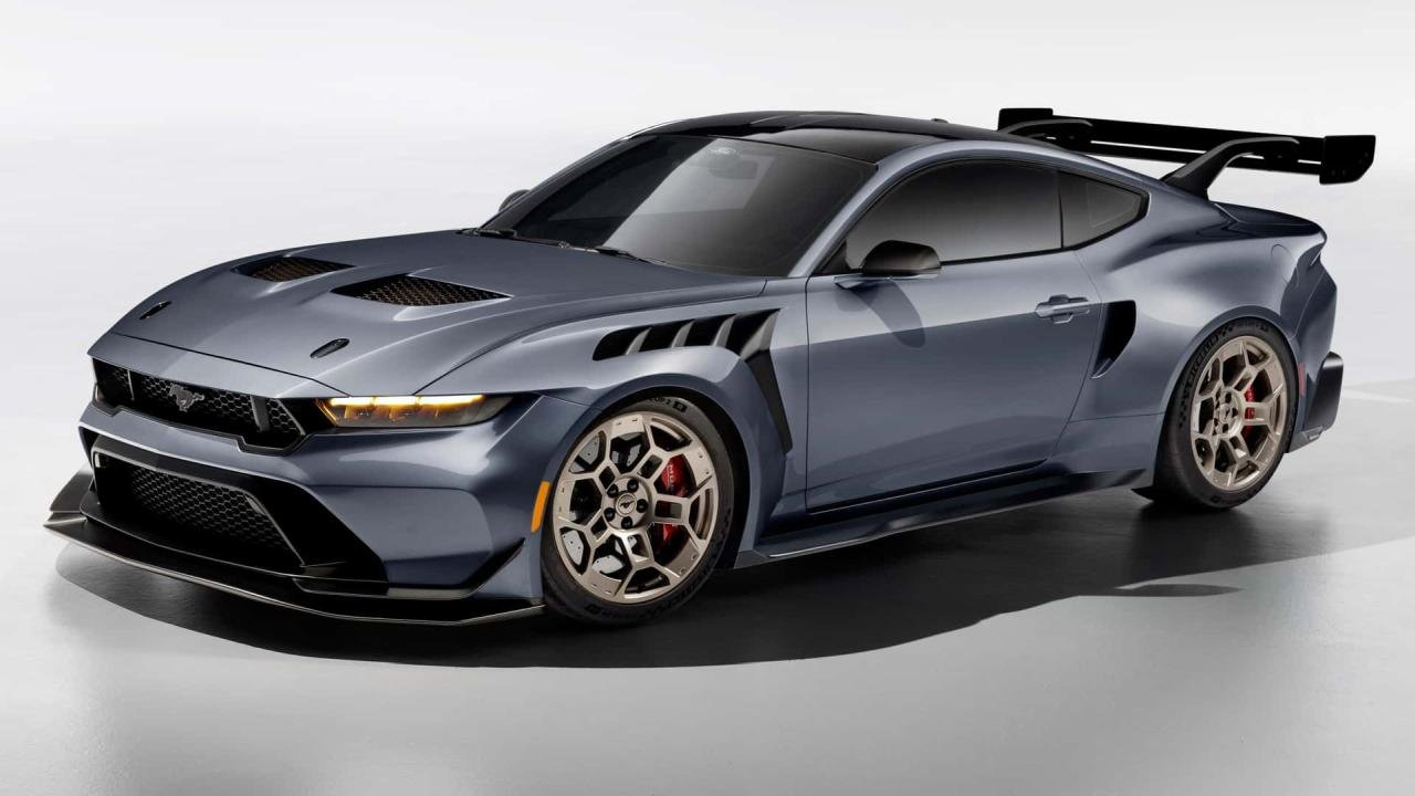 Ford Mustang GTD debuts with over 800 hp and a 300,000 price tag The