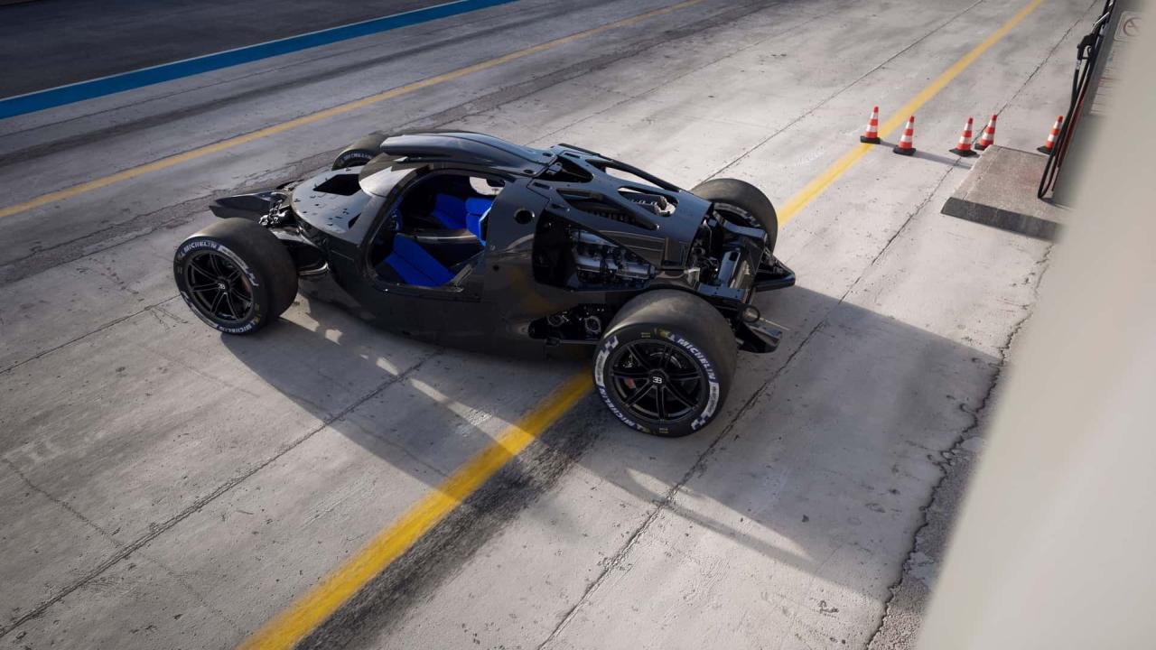 Bugatti Bolide-carbon monocoque-chassis-1