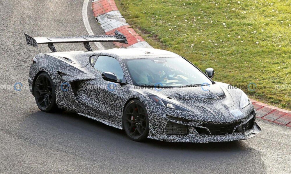 Mid Engined Chevrolet Corvette Zr1 Heads To The Nurburgring For Testing