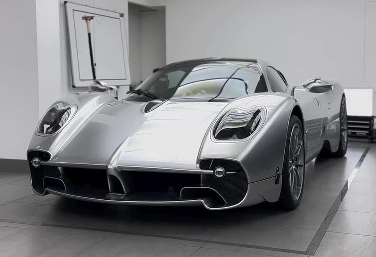 First Pagani Utopia in the UK-Topaz Detailing