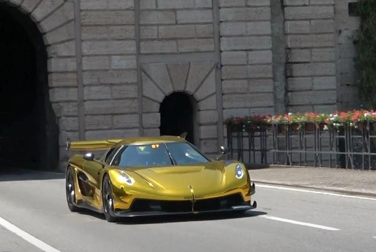 Koenigsegg Jesko Gold Chrome-1