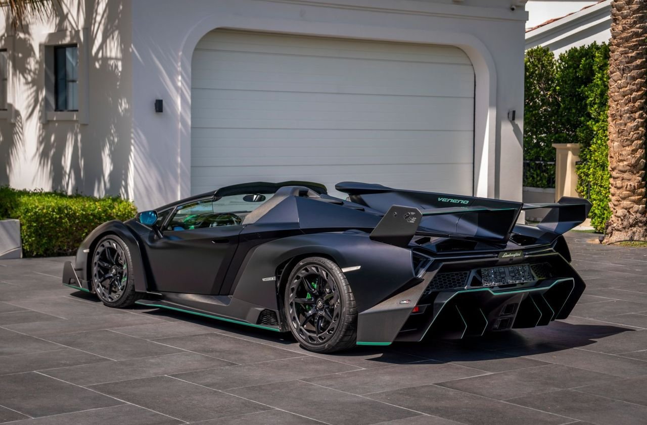 Lamborghini Veneno Roadster SBX Cars auction-2