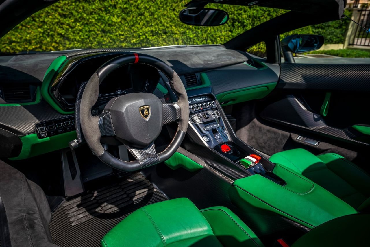 Lamborghini Veneno Roadster SBX Cars auction-3