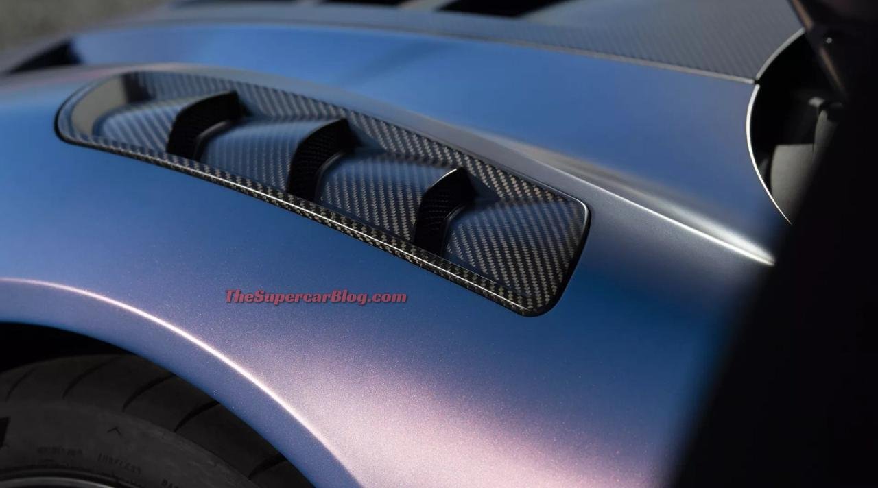 Maserati MC20 GT2 Stradale teaser-2