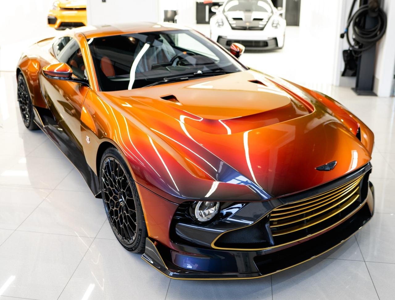 Aston Martin Valour color shifting paint-2