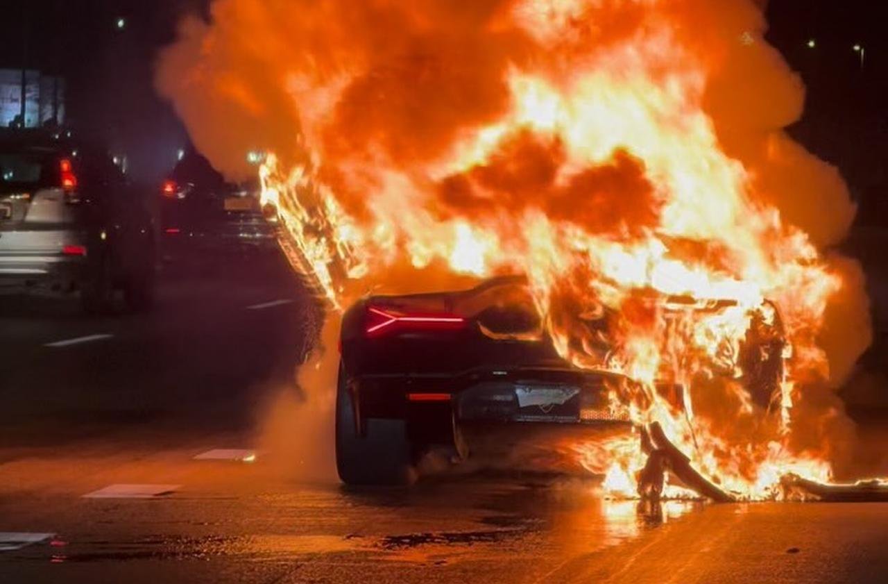 Lamborghini Revuelto fire-NY