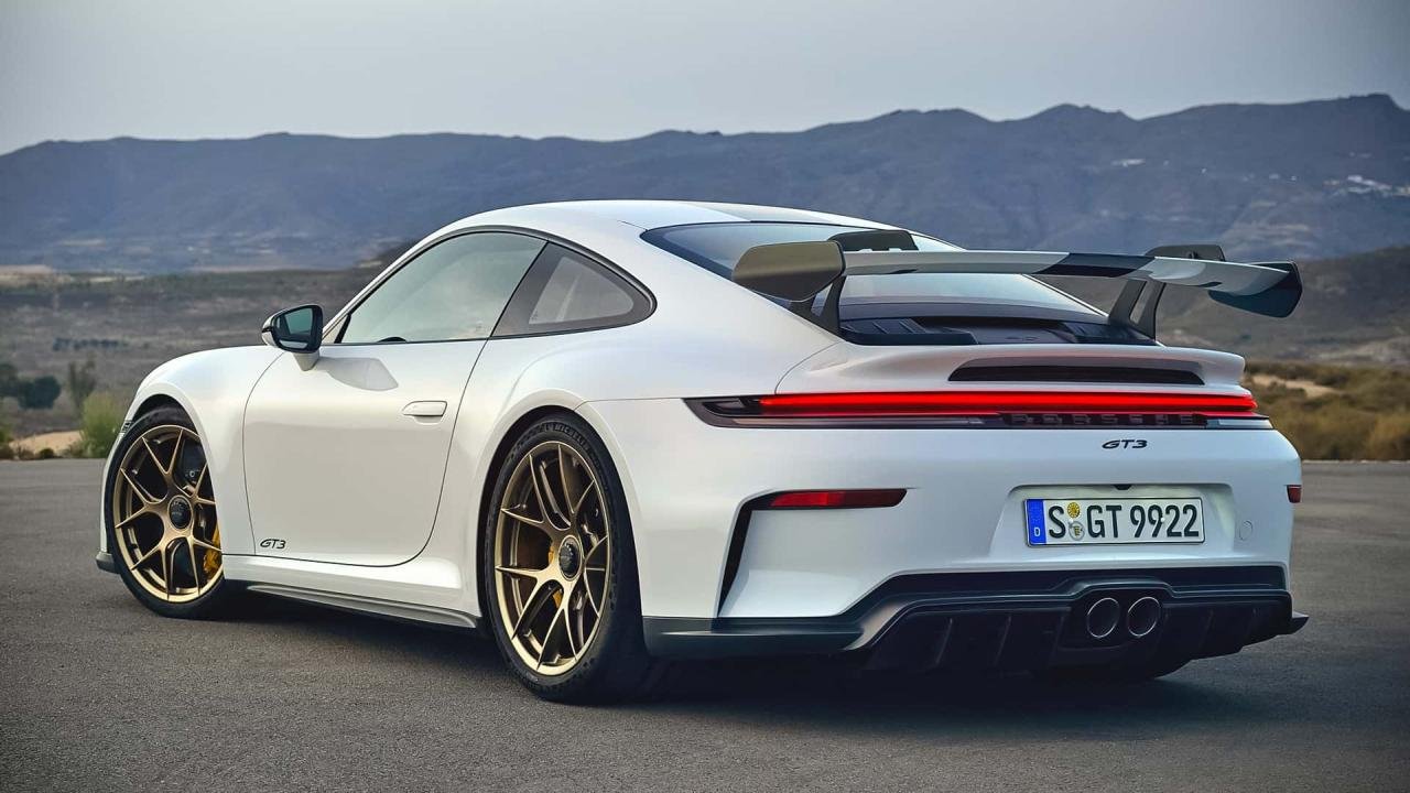 porsche-911-gt3-mit-weissach-paket-2025 (1)