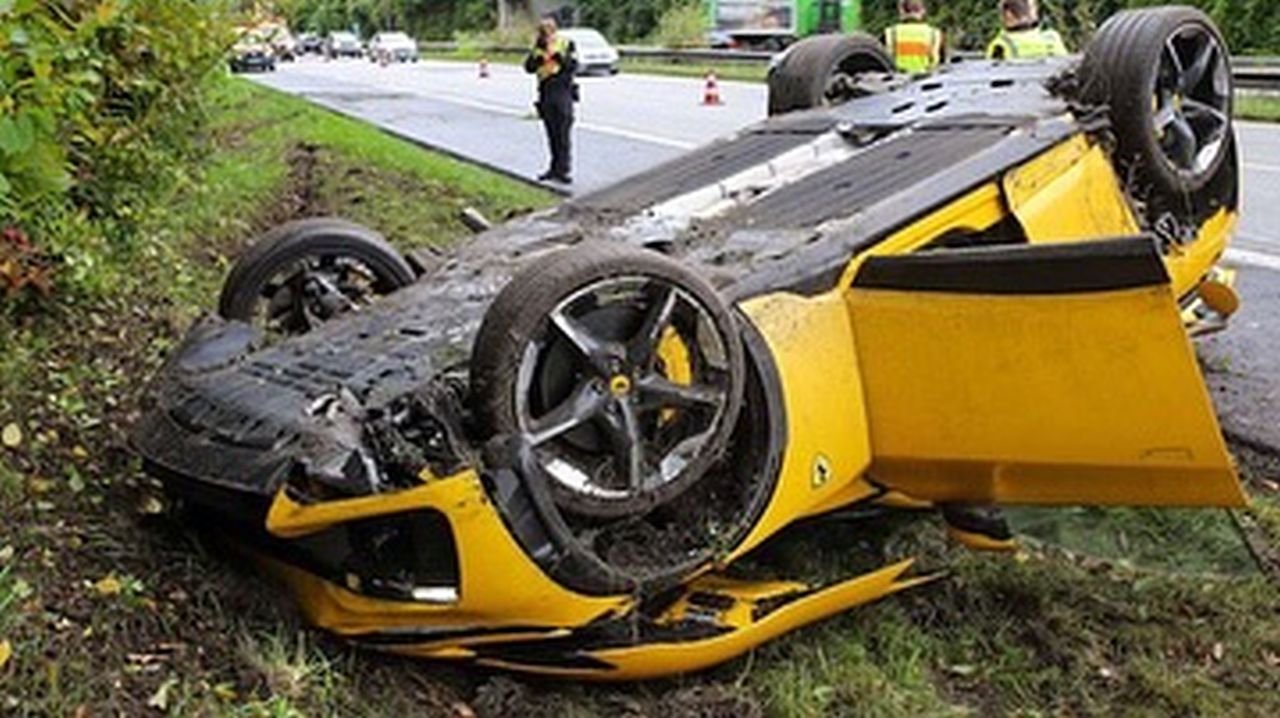 Ferrari Purosangue flips on road in Germany (1)