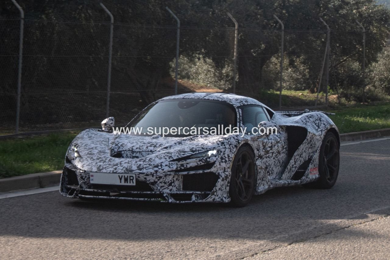 McLaren W1 spy images