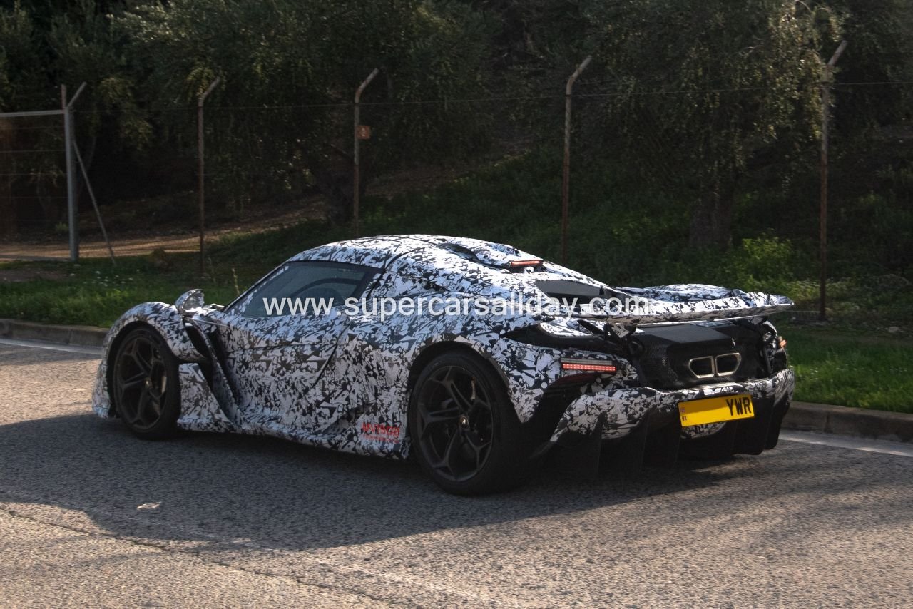 McLaren W1 spy images