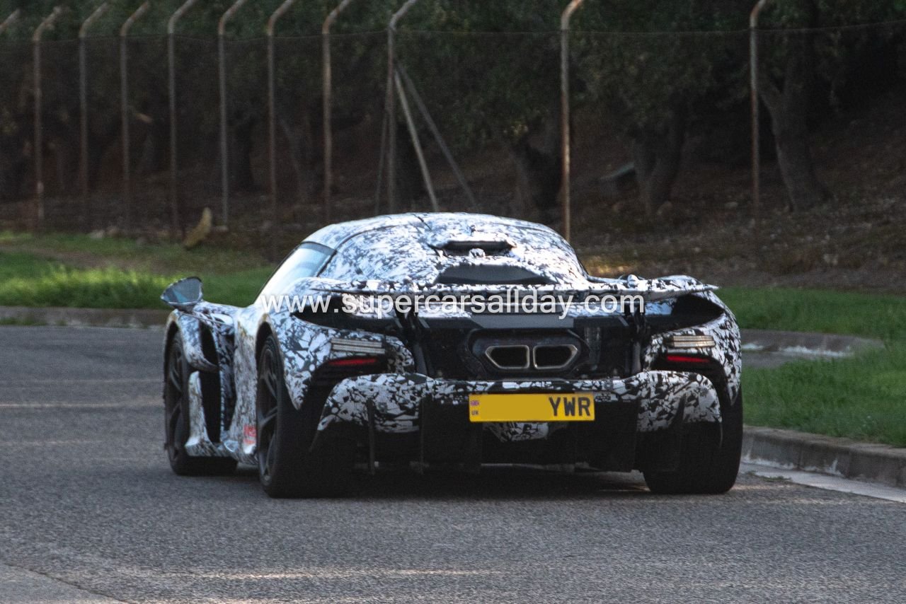 McLaren W1 spy images