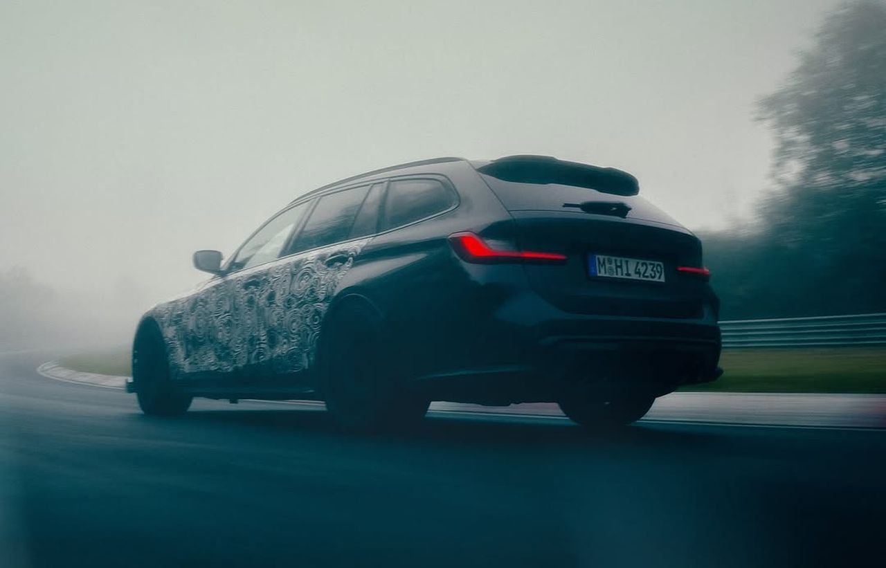 BMW M3 CS Touring Teaser-2