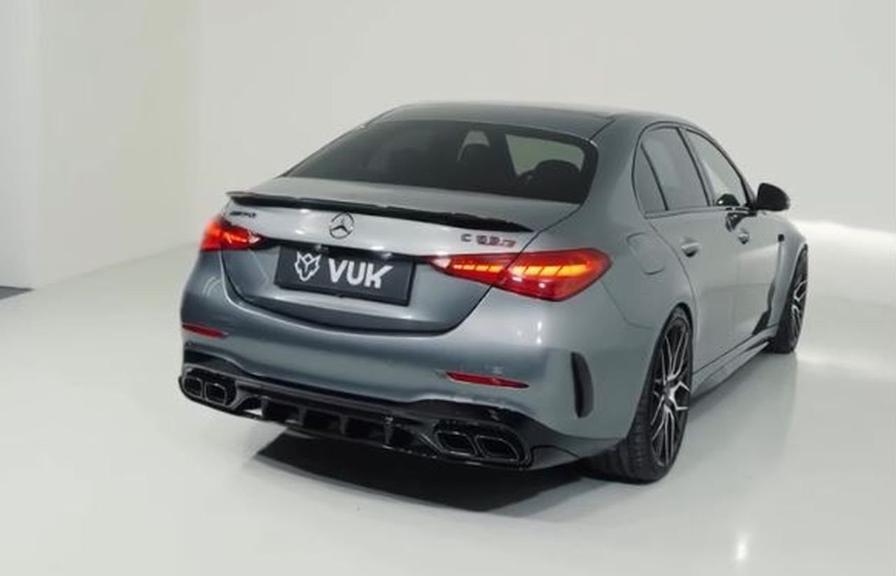 VUK Mercedes-AMG C63 V8-1