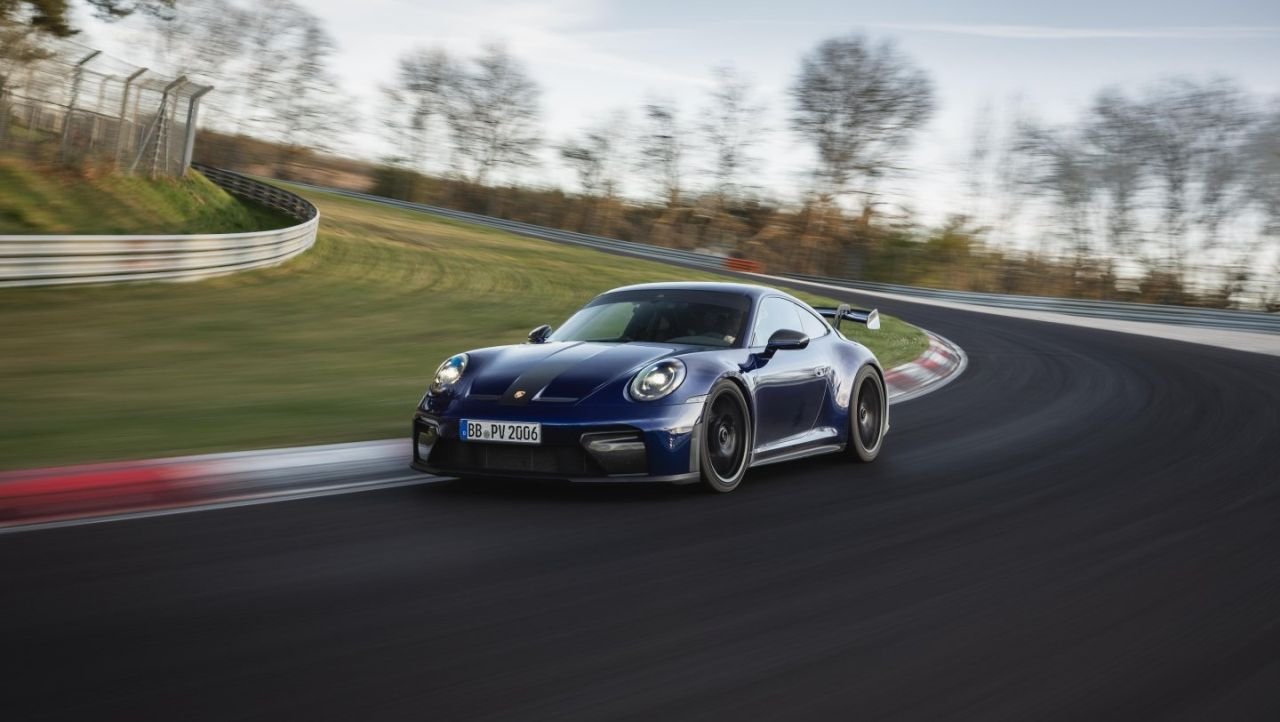 Porsche 911 GT3 6-speed Manual Nurburgring record-2