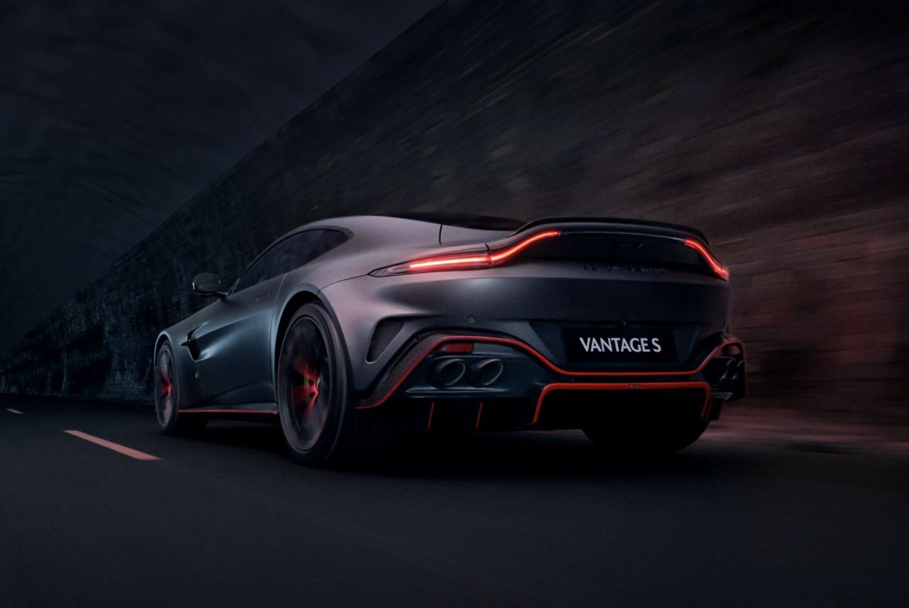 Aston_Martin_Vantage_S_3
