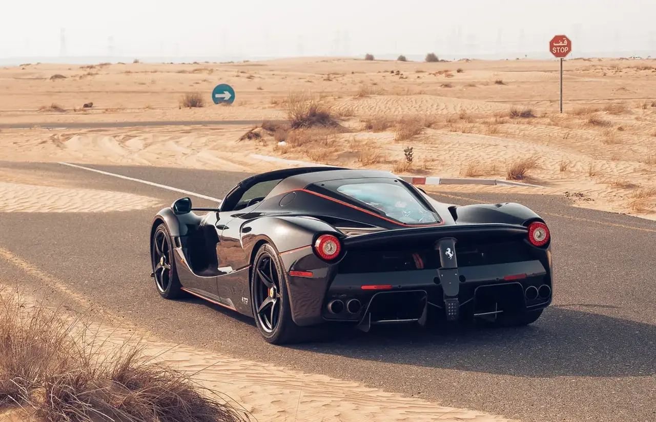Black-LaFerrari Aperta-Monterey-1