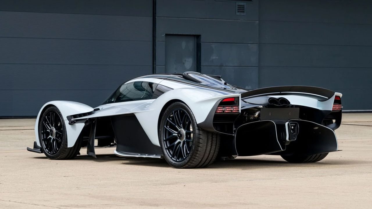 2023-aston-martin-valkyrie-from-the-collection-of-daniel-ricciardo (1)