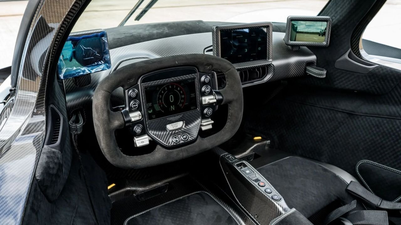 2023-aston-martin-valkyrie-from-the-collection-of-daniel-ricciardo (2)