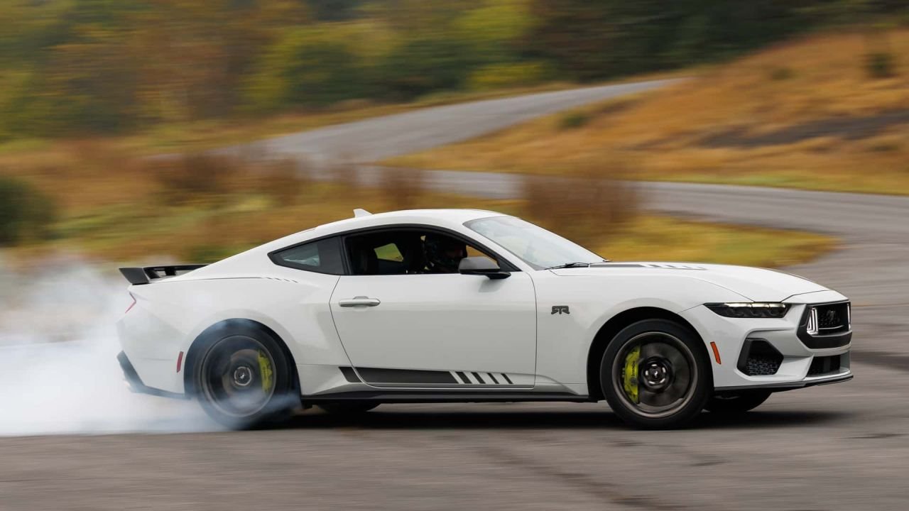 2026-mustang-ecoboost-with-the-rtr-package (1)