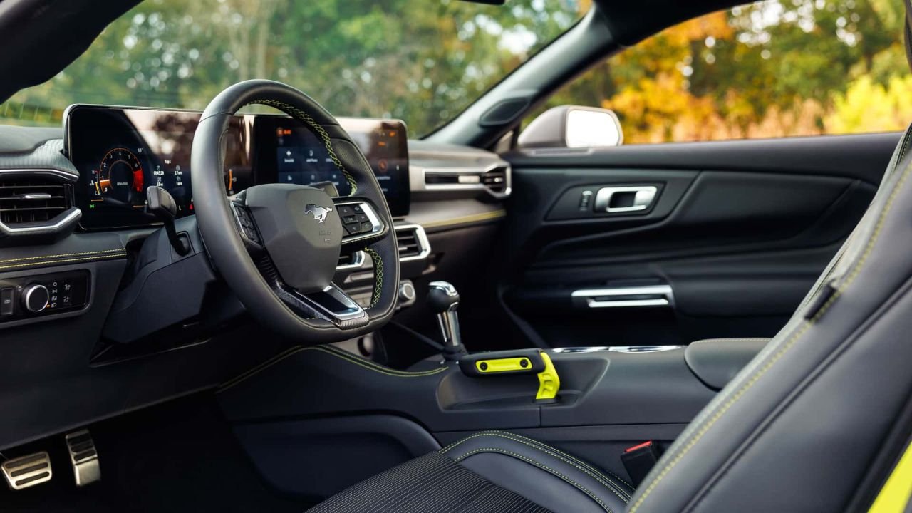 2026-mustang-ecoboost-with-the-rtr-package (3)