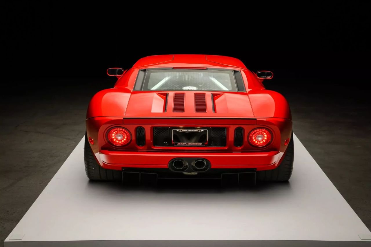 Paul-Walker-2005-Ford-GT-15