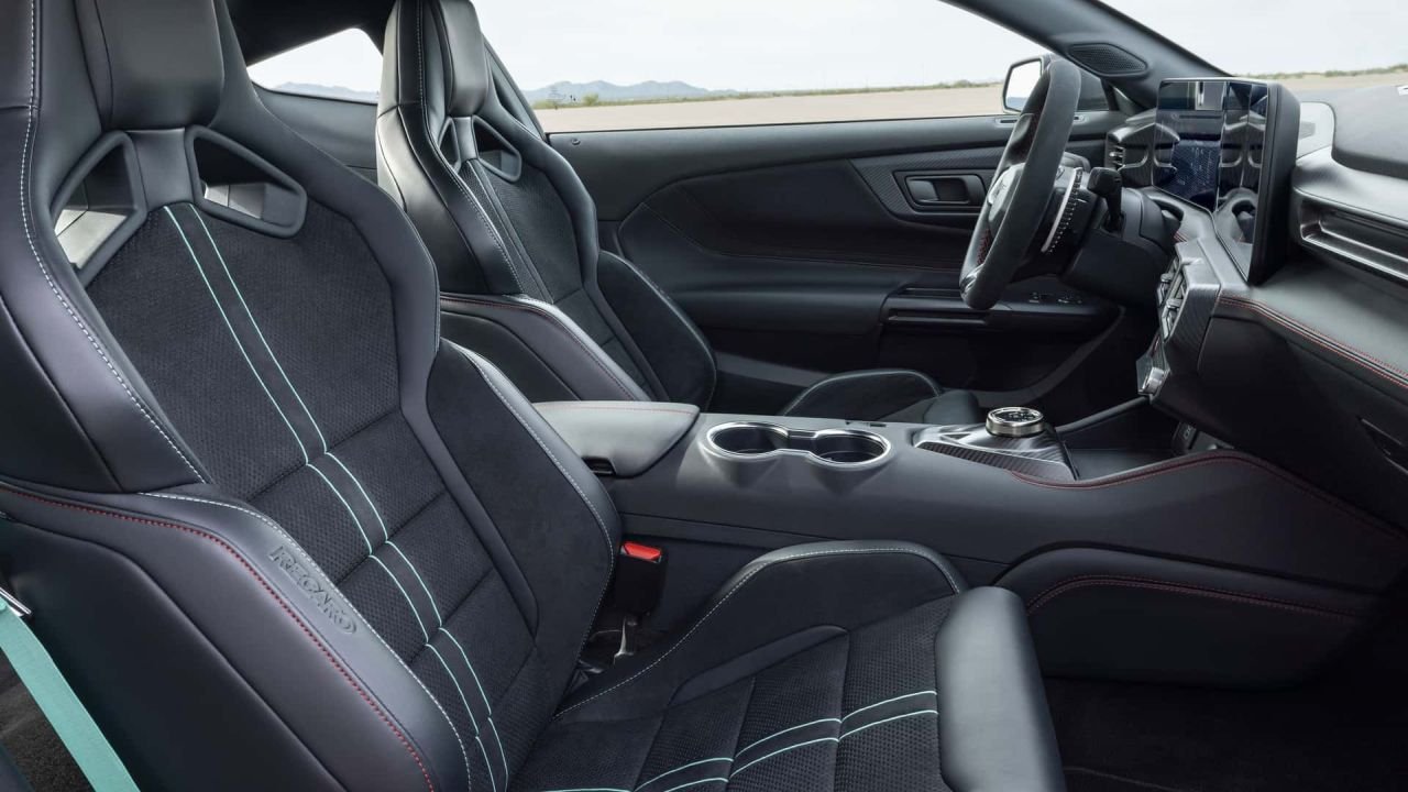 2026-ford-mustang-dark-horse-sc-track-pack-interior