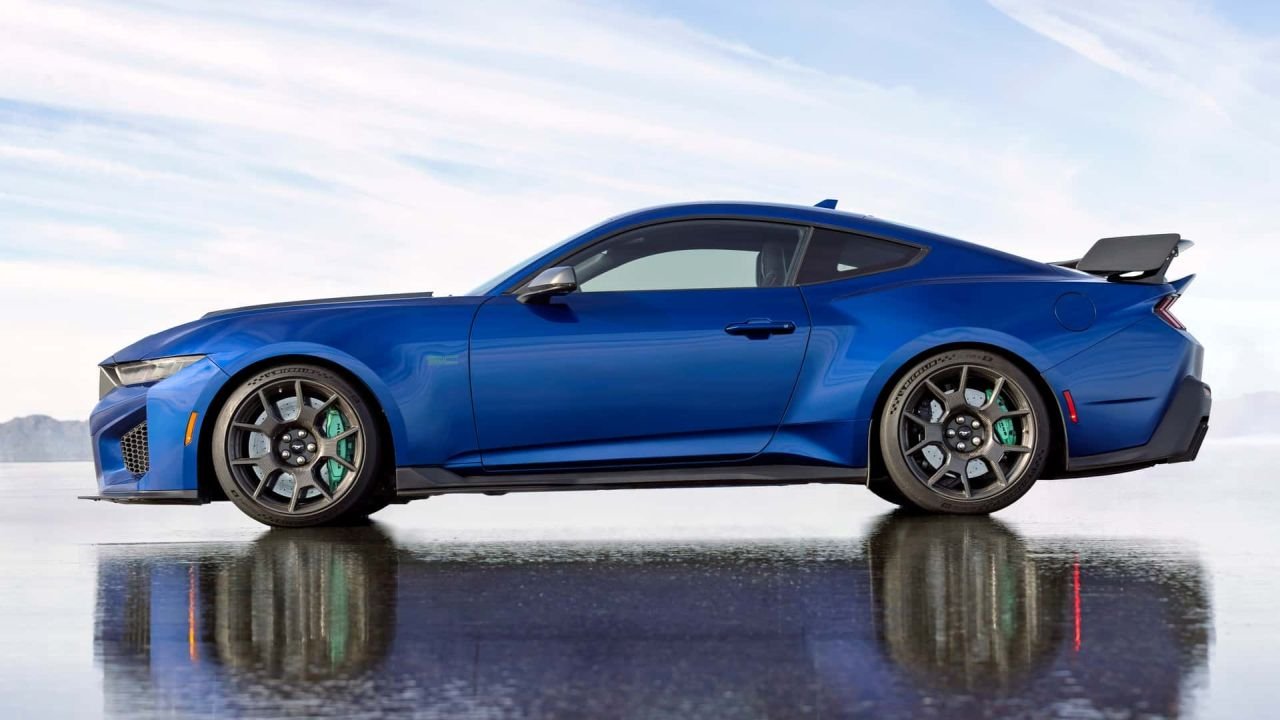 2026-ford-mustang-dark-horse-sc-track-pack-profile