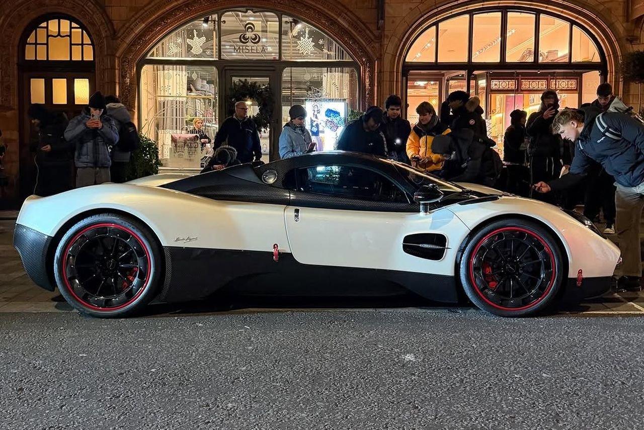 Pagani Utopia Cinque livery-London-2