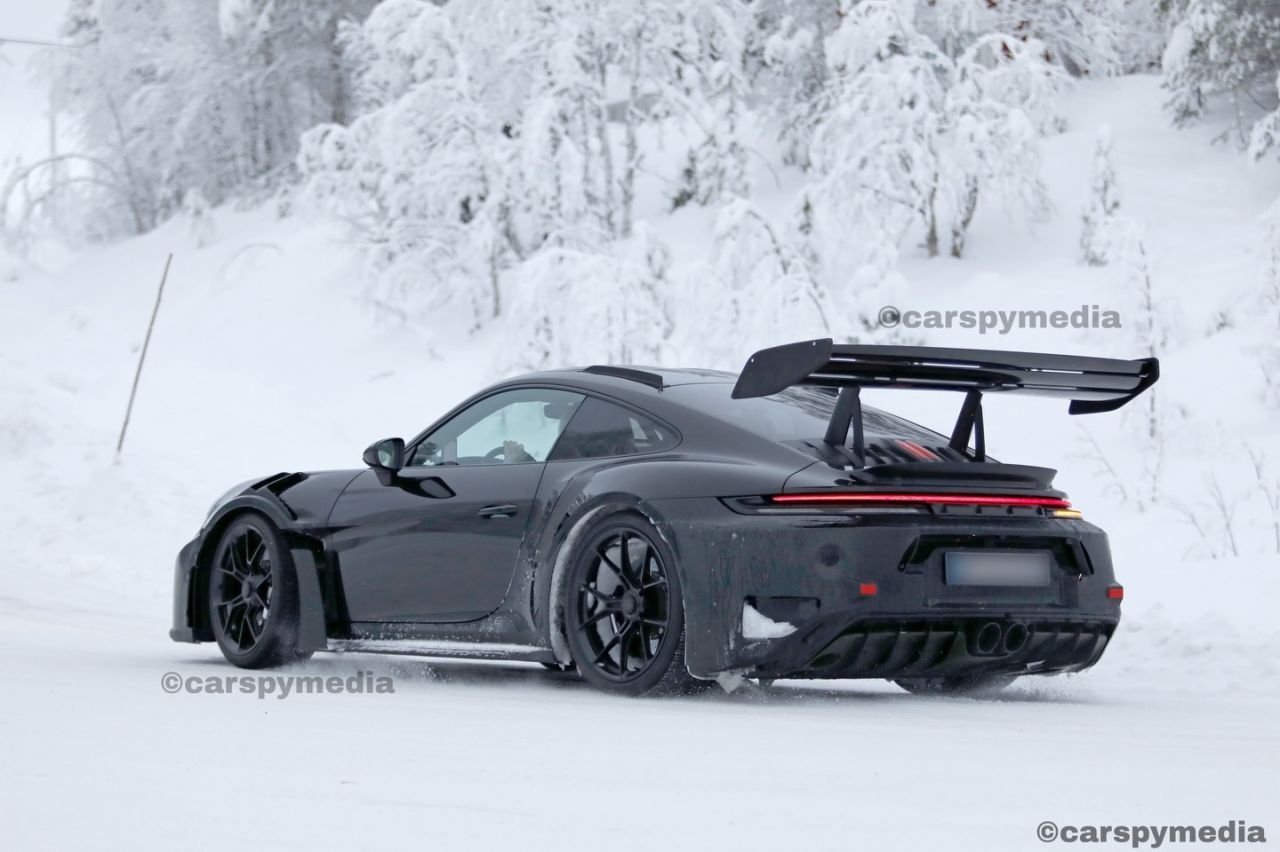 Porsche 911 GT3 RS facelift-spy shots-2