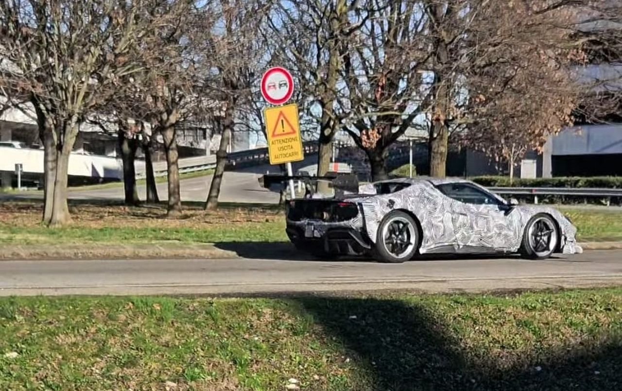 Ferrari 296 Challenge Stradale-spy-images-3