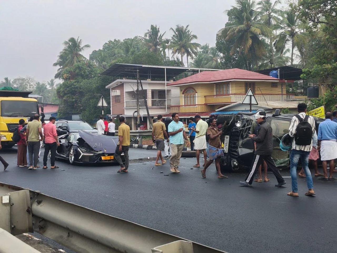Lamborghini Revuelto crash Kerala-India-5
