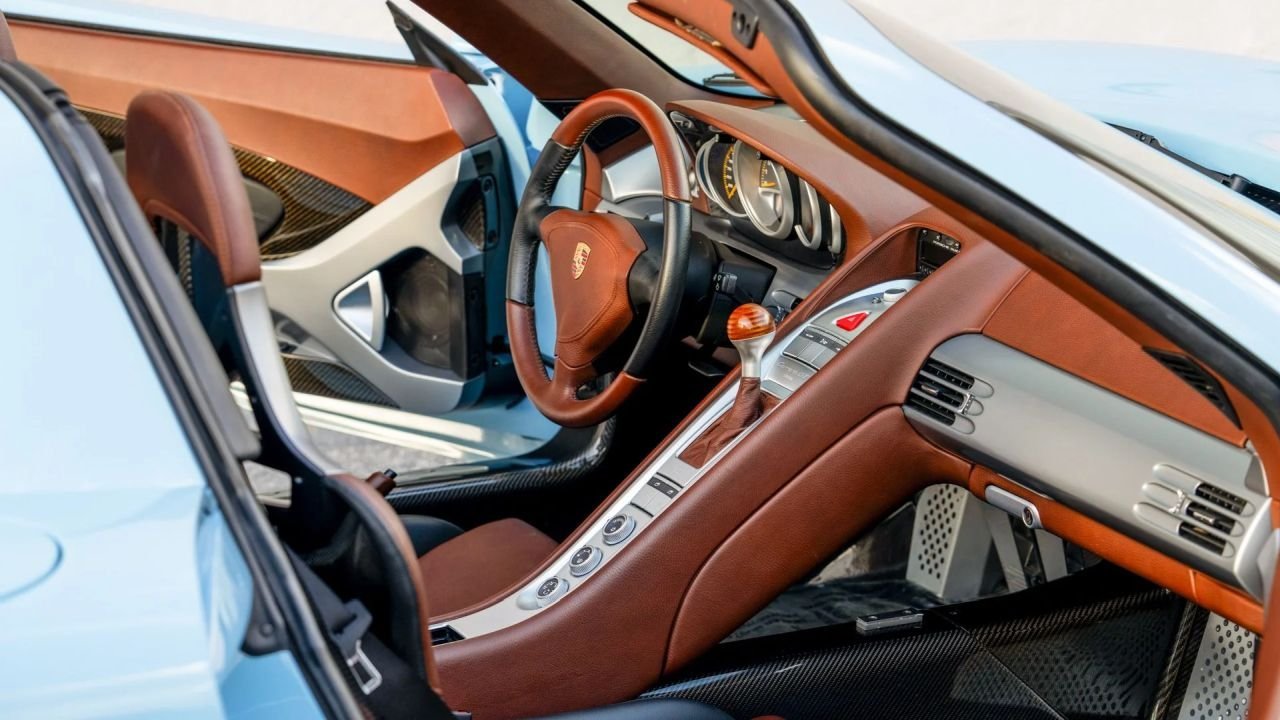 porsche-carrera-gt-gulf blue-auction-2