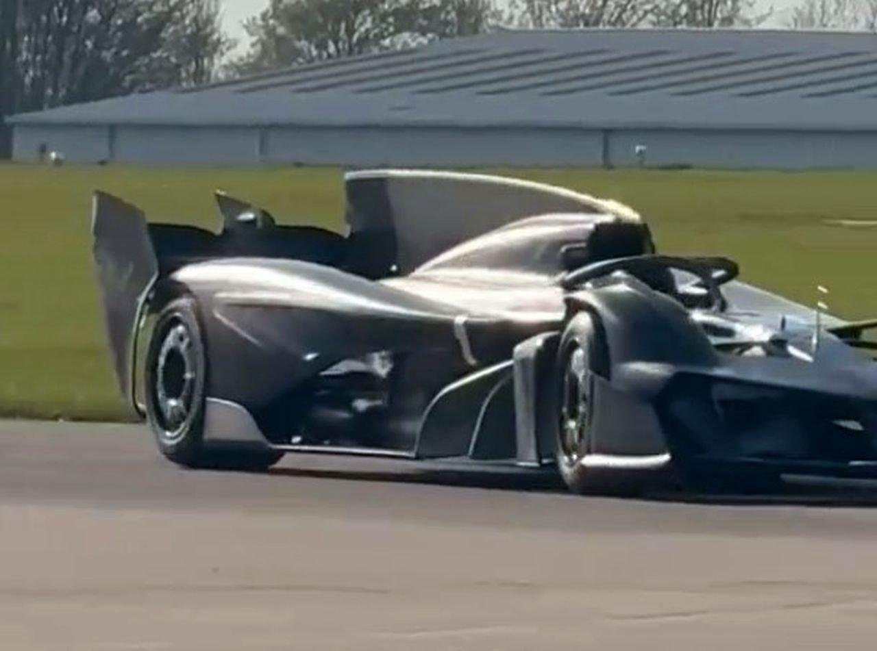 Single-seater Aston Martin hypercar spied-4